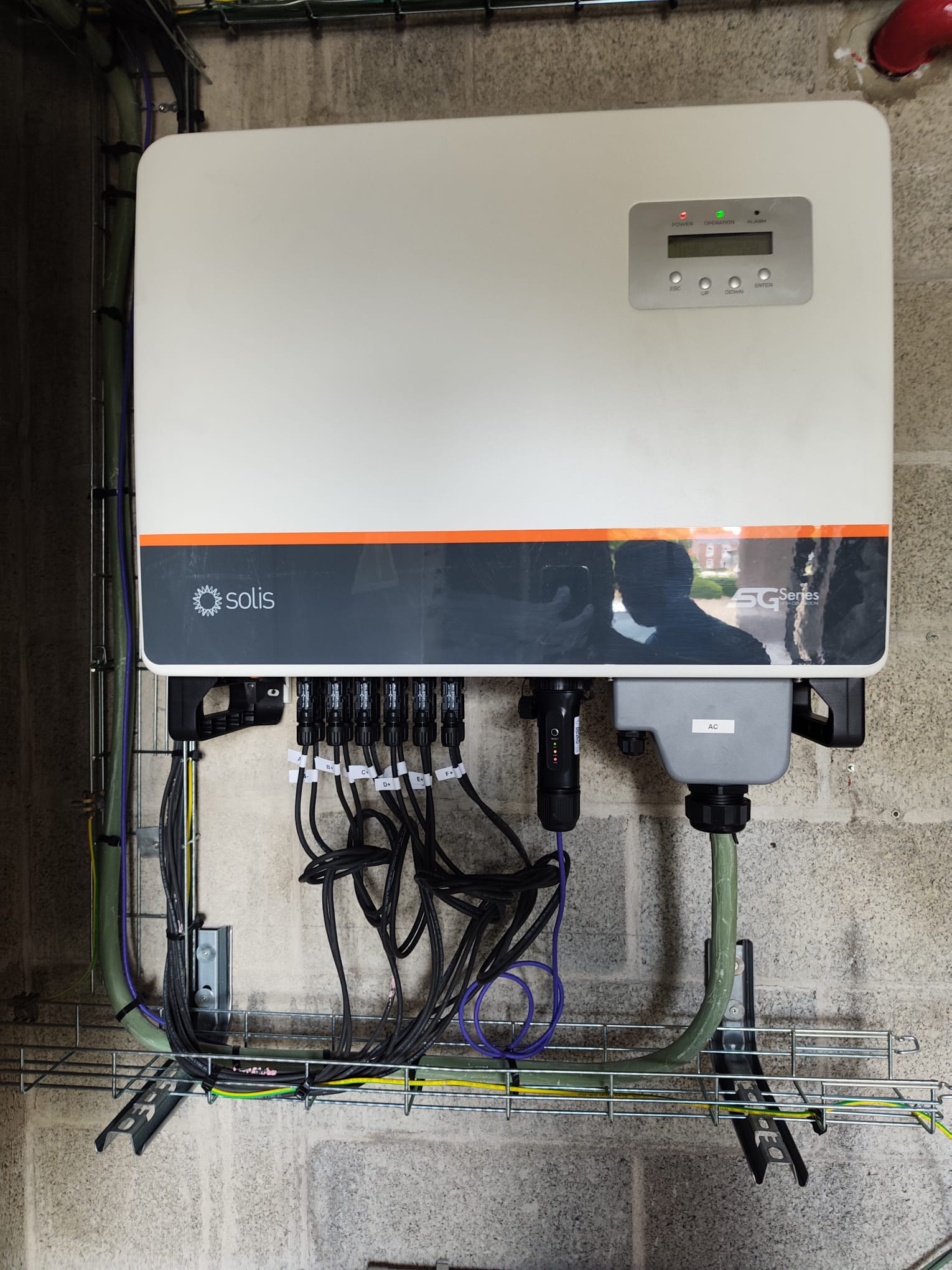 ☀️ Nouvelle installation photovoltaïque au Hall sportif de Marchin ! ⚡